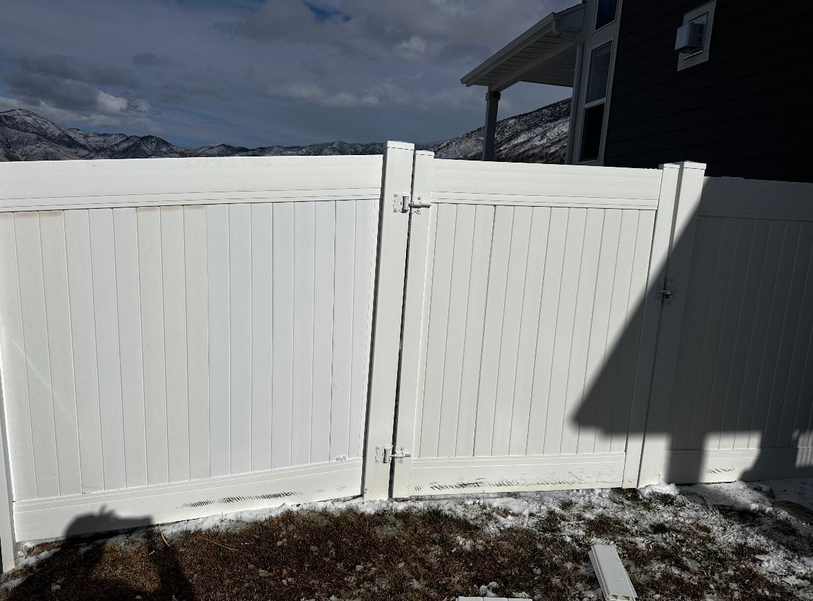 Vinyl Fence & Gate
